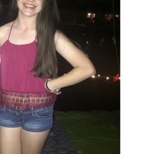 Cranberry fashion tank with lace